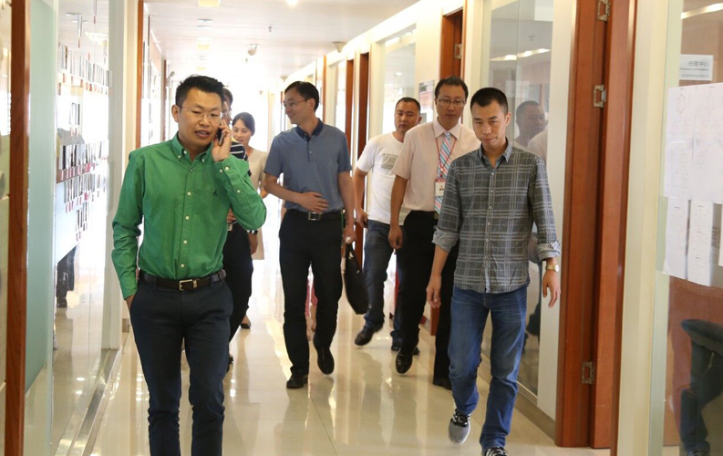 重慶天度網(wǎng)絡(luò)信息技術(shù)有限公司作為天度集團(tuán)子公司,投資規(guī)模為1000萬(wàn)元,其技術(shù)研發(fā)基地規(guī)模將達(dá)到200人左右