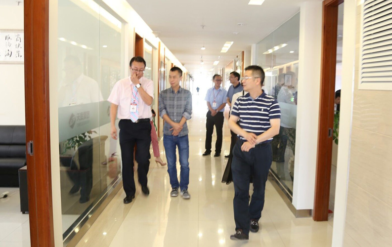 重慶天度網(wǎng)絡(luò)信息技術(shù)有限公司將落戶重慶渝北區(qū)仙桃數(shù)據(jù)谷,同時(shí)將在重慶市渝北區(qū)感知科技孵化園(重慶市司法局旁)5樓整層設(shè)立客戶接待中心