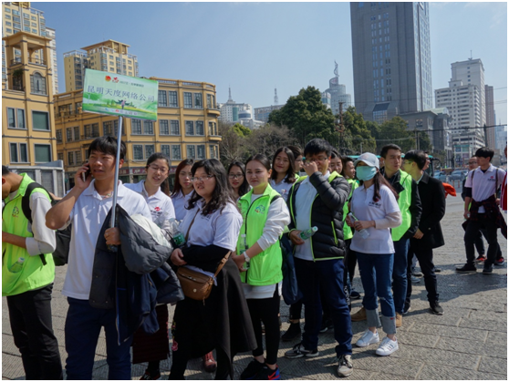 雷鋒精神,人人可學;奉獻愛心,處處可為。積小善為大善,善莫大焉。當有人需要幫助時,大家搭把手、出份力,社會將變得更加美好。